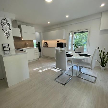 Appartamento Modern Apt - King-Size Bed - Wifi -Self Check In Rovaniemi Esterno foto