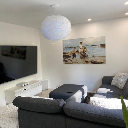 Appartamento Modern Apt - King-Size Bed - Wifi -Self Check In Rovaniemi Esterno foto