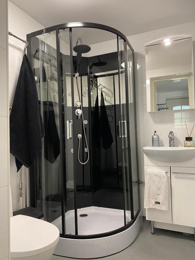 Appartamento Modern Apt - King-Size Bed - Wifi -Self Check In Rovaniemi Esterno foto